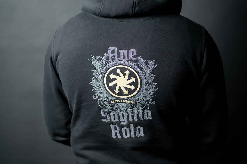 Hoodie Rüstung aus Hass