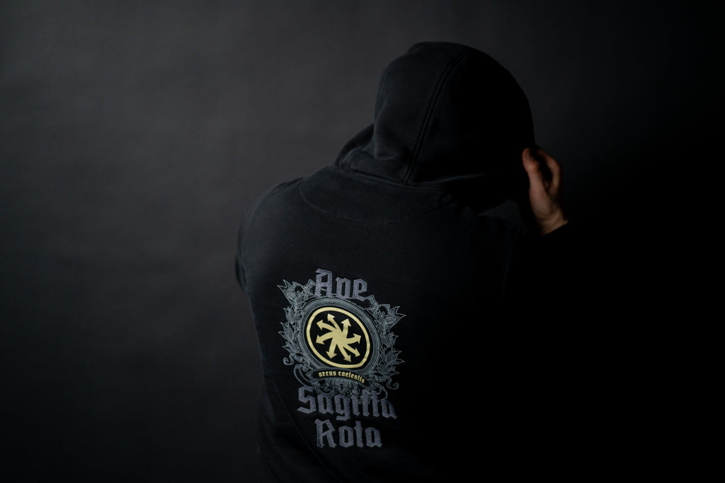 Hoodie Rüstung aus Hass
