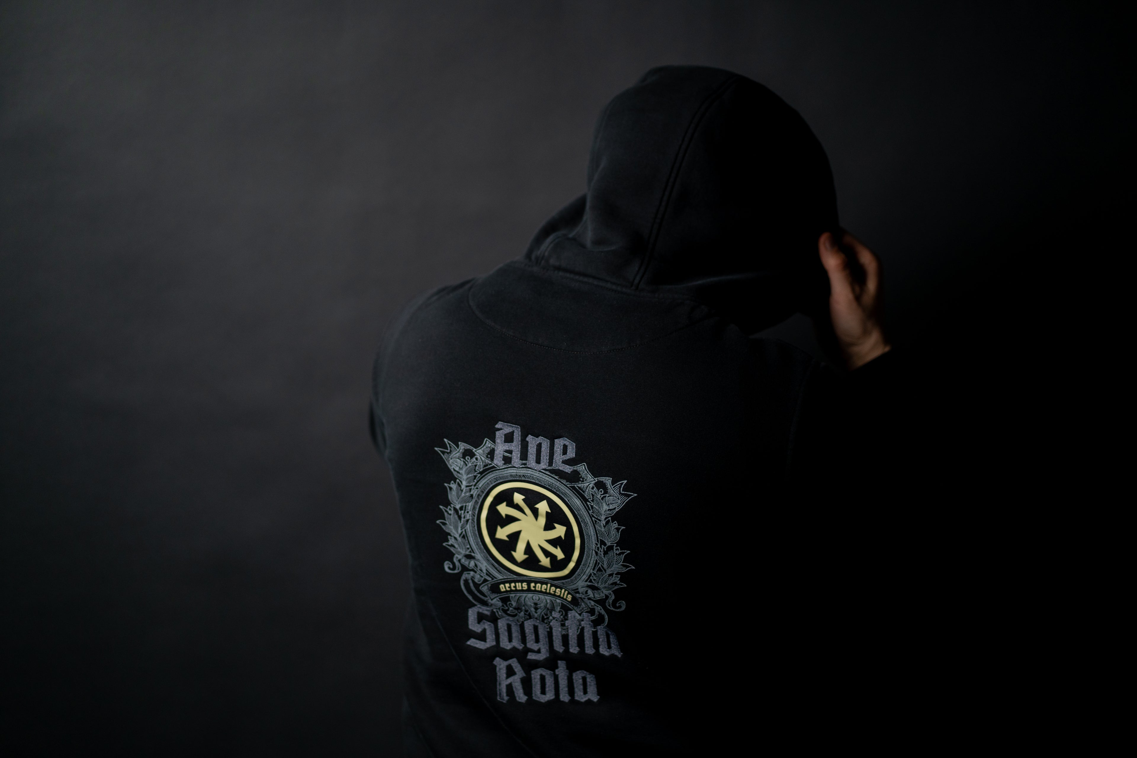 Hoodie Rüstung aus Hass